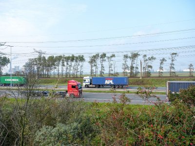 E-LKW im Rotterdamer Hafen könnten CO2-Emissionen senken