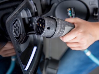 Eine wichtige Frage ist, wie sich netzdienliches Laden von E-Fahrzeugen umsetzen lässt.