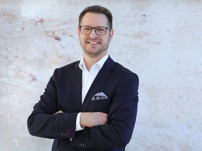 Fabian Schmidt verantwortet bei AXXCON den Bereich Cloud- und Technologieberatung.