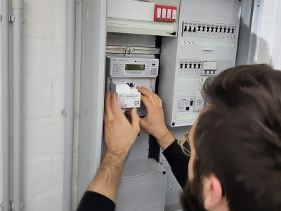 Erster massentauglicher End-to-End-Prozess zum Rollout von Steuereinrichtungen