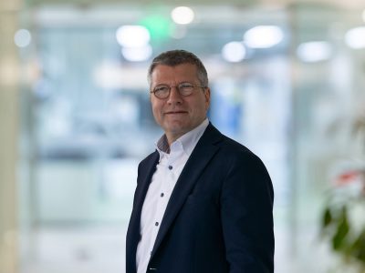 Bereits in den kommenden Monaten soll der hsag Chatbot Isa bei ersten Pilotkunden implementiert und auf Basis der neuen Kraftwerk ERP-Plattform integriert werden. Im Bild zu sehen: Stefan Renkert, Vorstand, hsag Heidelberger Services AG.