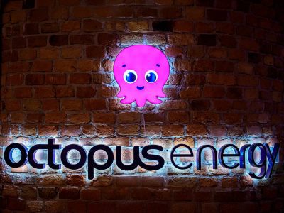 Seit dem Start 2020 hat Octopus Energy die Energiebranche in Deutschland aufgemischt: Inzwischen zählt das Unternehmen zu einem der größten Versorger Deutschlands.