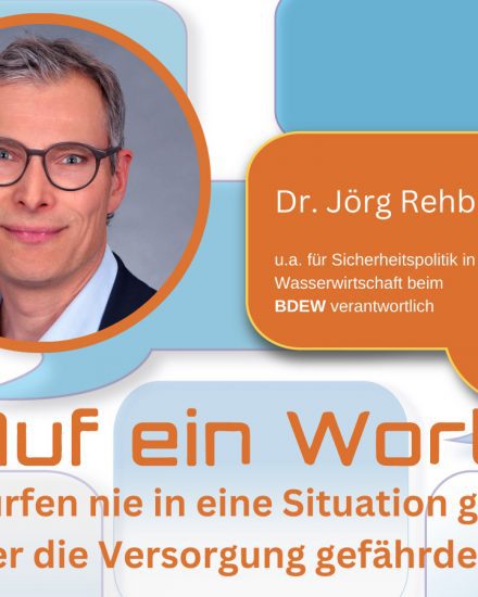 erausforderung Cybersicherheit: „Die Wasserwirtschaft ist deutlich kleinteiliger als beispielsweise die Energieversorgung organisiert – mit vielen kleinen, regional tätigen Versorgern“, sagt Dr. Jörg Rehberg vom Bundesverband der Energie- und Wasserwirtschaft (BDEW)