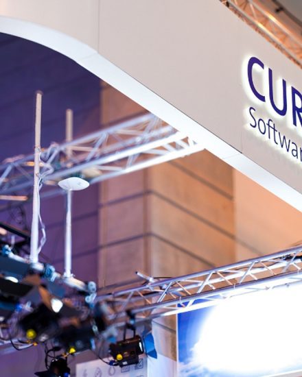 Ein besonderes Highlight auf der E-world 2026 ist die digitale Abbildung des Hausanschlussprozesses mit TINA.