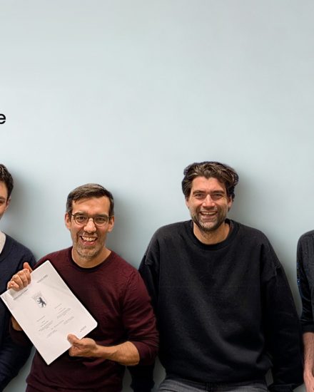 Starke Partnerschaft für die Energiewende: Die Solarize-Geschäftsführer Lukas Böhm, Frederik Pfisterer und Andi Weiß mit Moritz Jungmann, Partner bei FEV