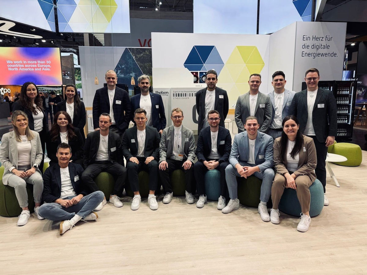 Team der Theben Smart Energy auf der E-World 2026 in Essen.