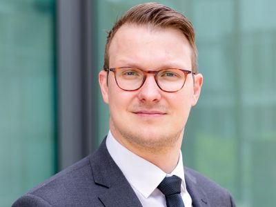 Dr. Daniel Trauth: „Angesichts der hohen Kosten für die geplanten Bäume in der Münchener Innenstadt ist die sorgfältige Wasserversorgung besonders wichtig. Künstliche Intelligenz sorgt für die Baumgesundheit und senkt die kommunalen Kosten.“