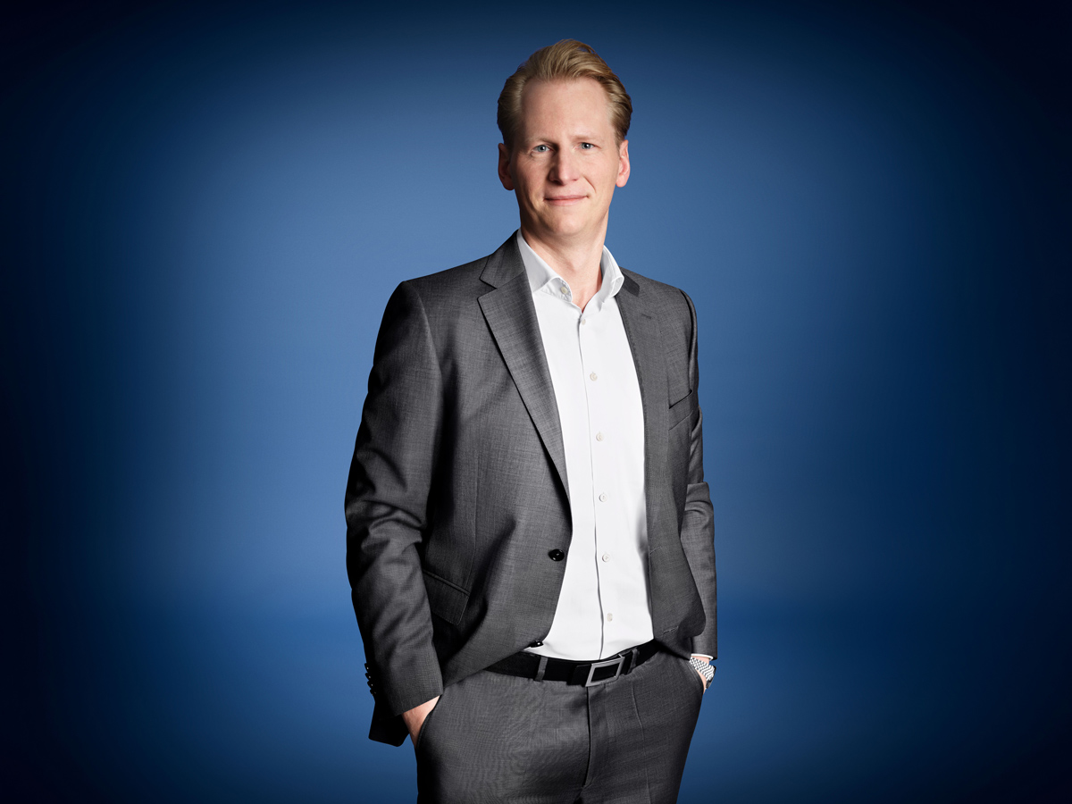 Kersten Heineke wird künftig die Bereiche Dienstleistung, Kundenservice sowie Finanzen, Personalwesen und die sonstigen administrativen Bereiche verantworten und eng mit dem bestehenden Vorstandsteam zusammenarbeiten.