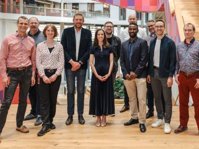 Entwickelt ein KI-gestütztes virtuelles Kraftwerk, das Energie intelligent steuert: Das Projektteam von enercity und Kraken.