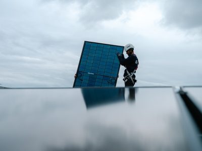 Enpal und ROOF+ werden Partner, ein spezialisiertes Generalunternehmen für Solar-Carports und Energieinfrastruktur auf versiegelten Flächen.