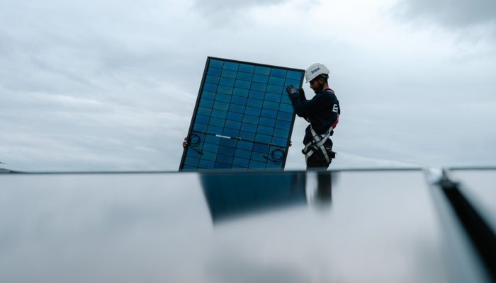 Enpal und ROOF+ werden Partner, ein spezialisiertes Generalunternehmen für Solar-Carports und Energieinfrastruktur auf versiegelten Flächen.