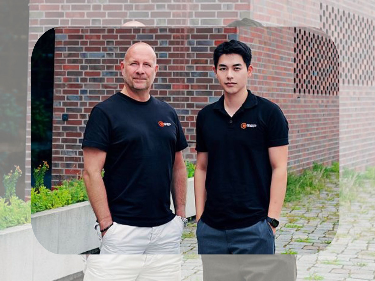 Andreas Etzel, 51-jähriger Bauunternehmer aus Berlin (links), und Zhenran Xu, 31-jähriger Chinese, der sich auf internationale Lieferketten spezialisiert hat, gründeten 2023 German Energy Power (GEP).
