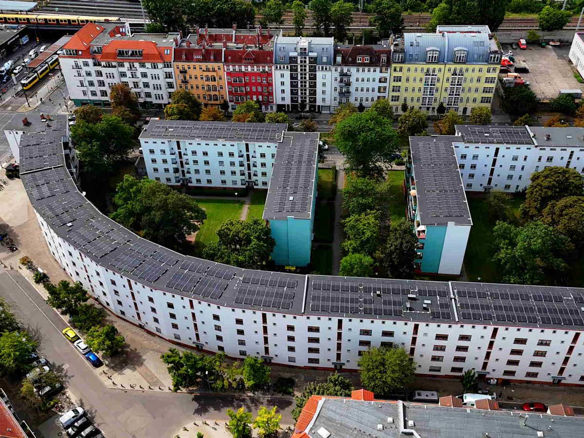 SPIE realisiert für die Bundesanstalt für Immobilienaufgaben (BImA) Photovoltaikprojekte auf Bundesliegenschaften in Deutschland.