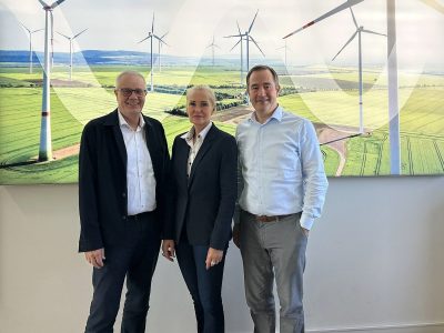450connect und Securitas Deutschland bündeln ihre Kompetenzen, um KRITIS-Betreibern künftig ganzheitliche Lösungen anzubieten.